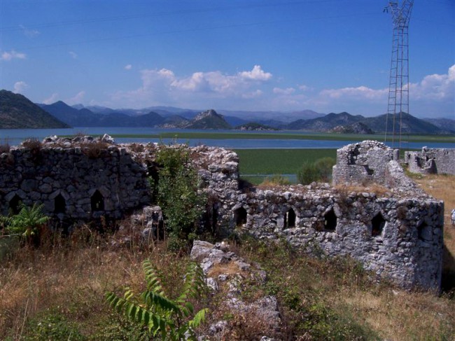 Skadarské jezero a pevnost Lesendro, Černá hora