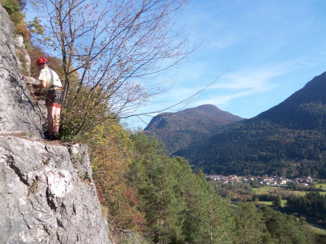 Lezení ve sportovní lezecké oblasti Croz de le Niere, Preore, Arco, Lago di Garda, Itálie