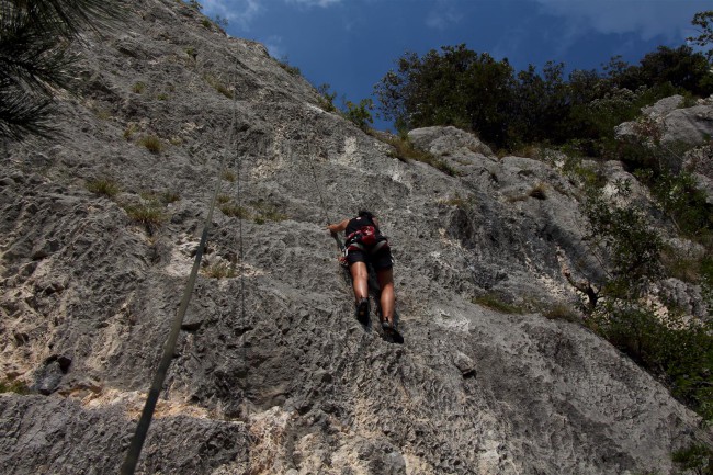 Lezení v lezecké oblasti Nago, Italie, Trentino, Jižní Tyrolsko