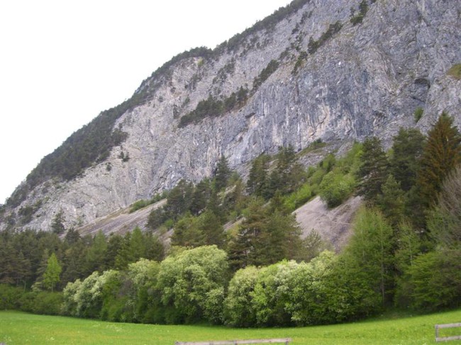 Lezení v oblasti Sparchet ve vesničce Nassereith, Tyrolské Alpy, Rakousko