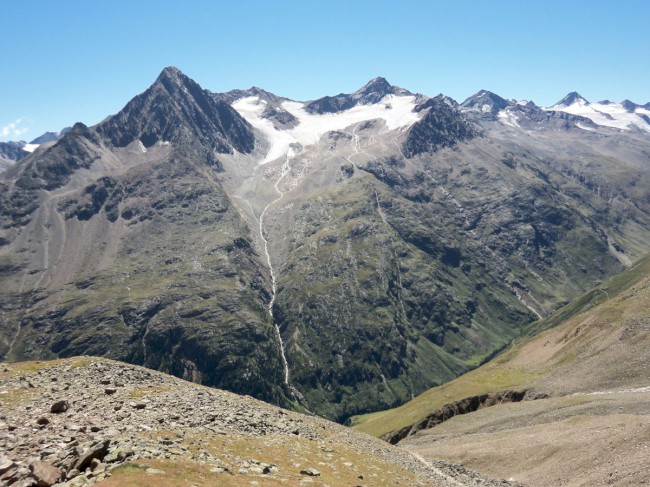 Sedlo Mitterkarjoch, sestup, Wildspitze, Öetztálské Alpy, Tyrolsko, Rakousko