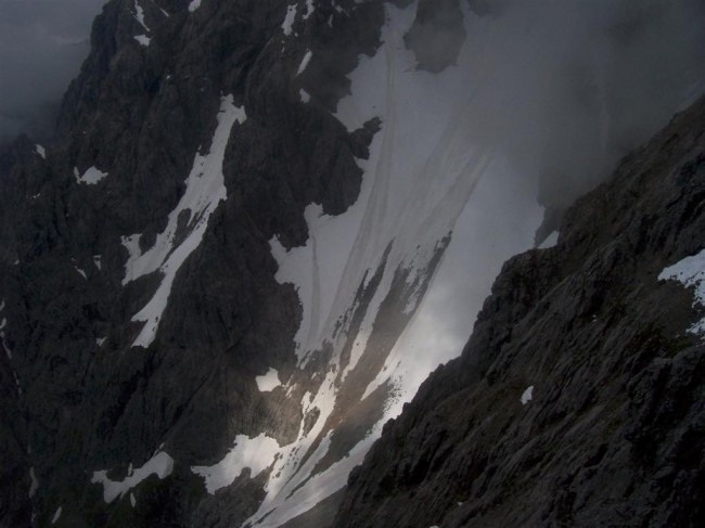 Výstup zajištěnou cestou Königsjodler na vrcholu Hoher Kopf (2875m), Berchtesgadenské Alpy, Rakousko