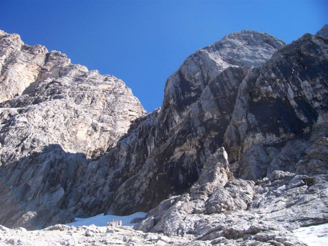 Cesta k chatě Südwandhütte a nástup k via ferrata Der Johann, Výstup na vrchol Hoher Dachstein, Alpy, Rakousko