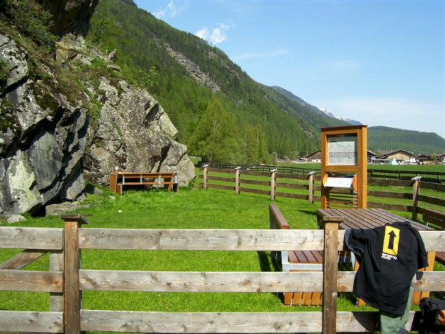 Lezení v oblasti Ötztálu ve vesničce Oberried, Tyrolské Alpy, Rakousko