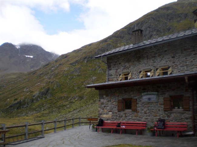 Výstup k chatě Amberger hütte (2135 m), Stubaiské Alpy, Tyrolsko, Rakousko