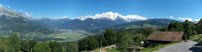 Průjezd městy Voudagne, Servoz, Cordon, Sallanches, Combloux, výhled na Mont Blanc  (4810m), Route des Grandes Alpes, Francie