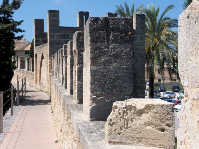 Město Alcúdia, pozůstatky římského města Pollentia, Mallorca, Baleárské ostrovy, Španělsko