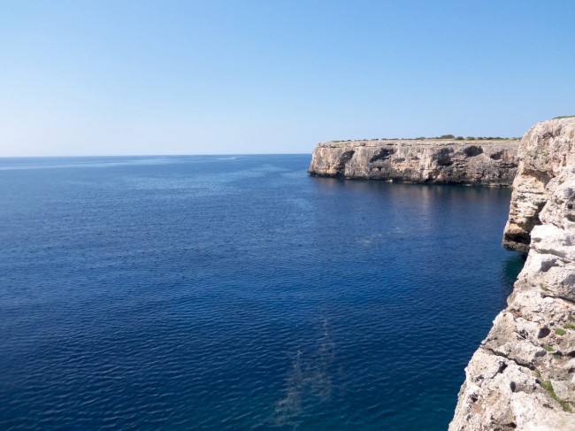 Lezení na útesech Cala sa Nau, DWS (Deep water soloing), Santanyí , Mallorca, Baleárské ostrovy, Španělsko