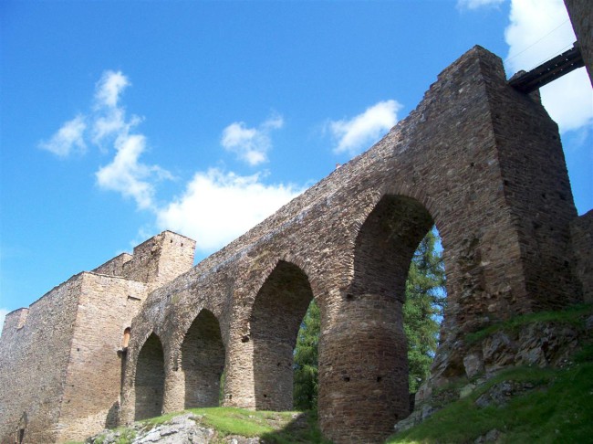 Návštěva gotického hradu Velhartice, cyklo Šumava
