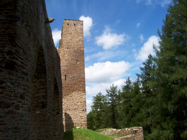 Návštěva gotického hradu Velhartice, cyklo Šumava