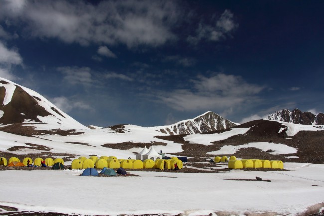 Výstup do prvního výškového tábora C1, Kyrgyzstán, Expedice Pik Lenina