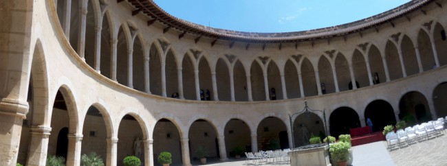 Hrad Castell de Bellver, Palma del Mallorca, Mallorca, Baleárské ostrovy, Španělsko