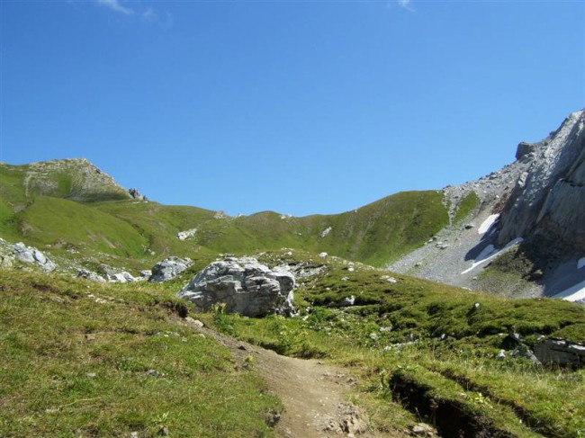 Treking okolo masivu Kirchlispitzen-Gruppe, přechod sedla, Švýcarsko-Rakouské pomezí, Rätikon, Švýcarsko